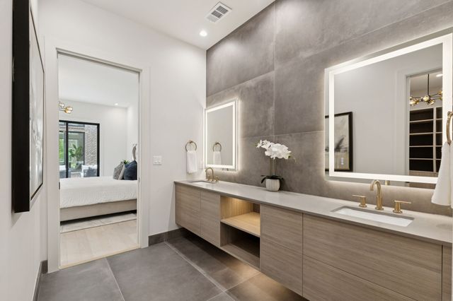 211 Morningside Drive, Roanoke, TX 76262