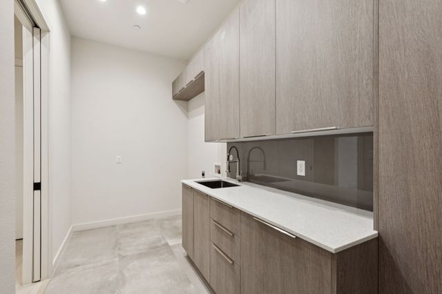 211 Morningside Drive, Roanoke, TX 76262