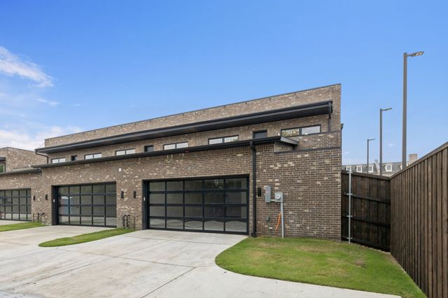 211 Morningside Drive, Roanoke, TX 76262