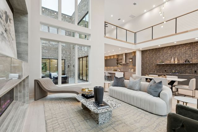 211 Morningside Drive, Roanoke, TX 76262