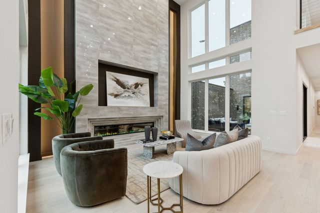 211 Morningside Drive, Roanoke, TX 76262