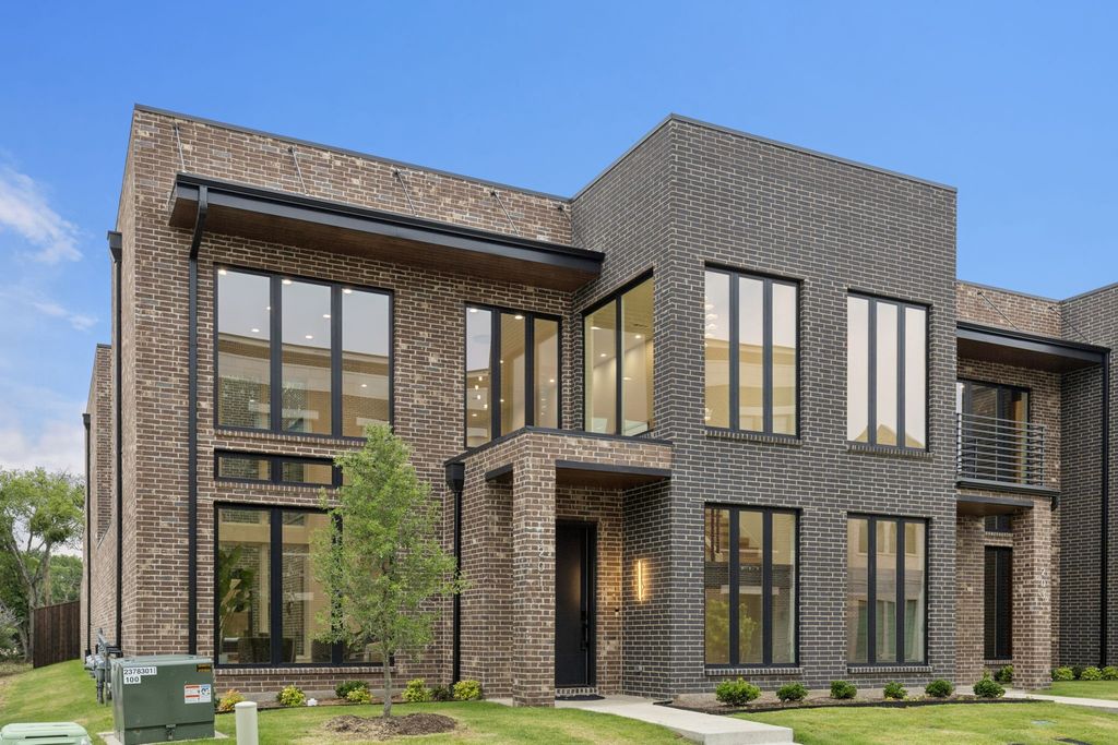 211 Morningside Drive, Roanoke, TX 76262