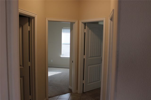 536 Hidden Springs Trail, Azle, TX 76020