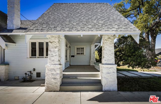 2074 W 29th Street, Los Angeles, CA 90018