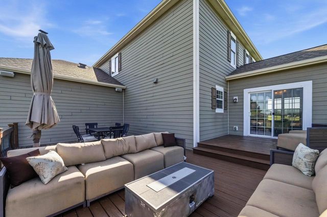 734 Wolf Creek COURT, Grafton, WI 53024