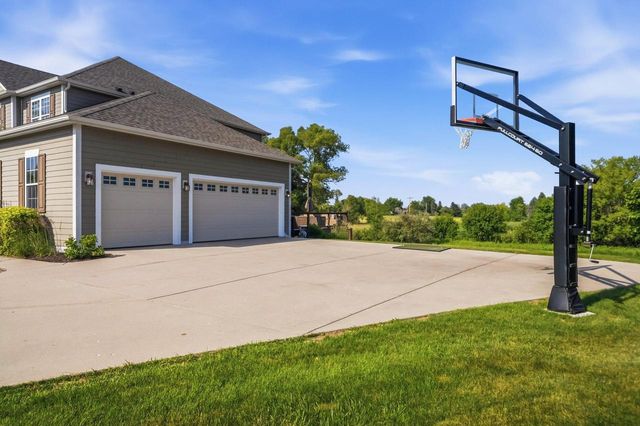 734 Wolf Creek COURT, Grafton, WI 53024