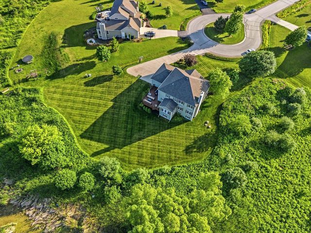 734 Wolf Creek COURT, Grafton, WI 53024
