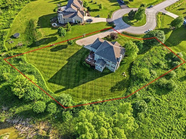 734 Wolf Creek COURT, Grafton, WI 53024