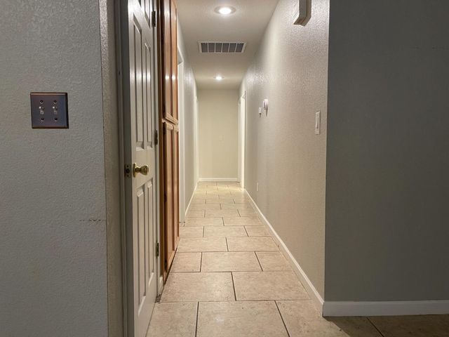 1331 Alicante Way, Madera, CA 93638