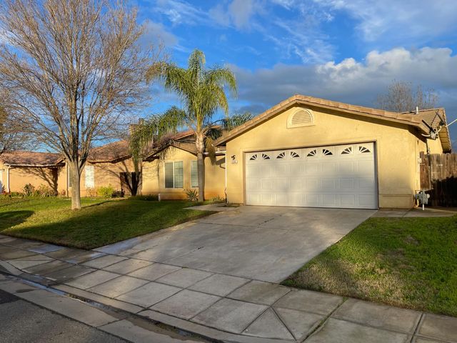 1331 Alicante Way, Madera, CA 93638