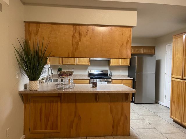 1331 Alicante Way, Madera, CA 93638