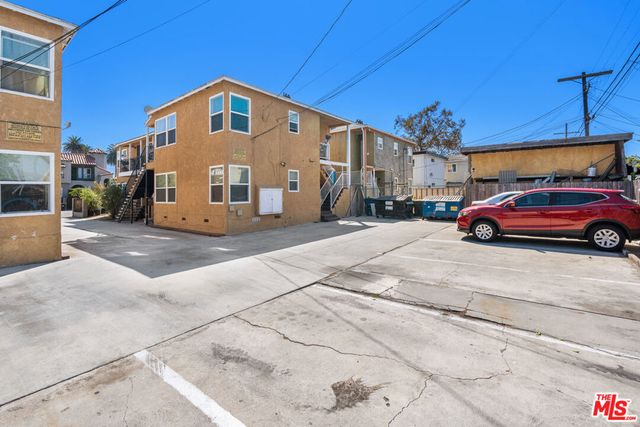 2743 S Redondo Boulevard, Los Angeles, CA 90016