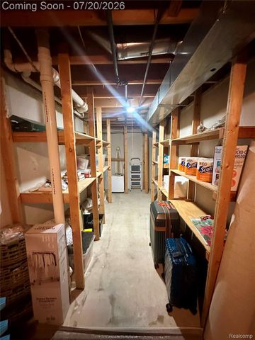 37876 N Laurel Park Drive, Livonia, MI 48152