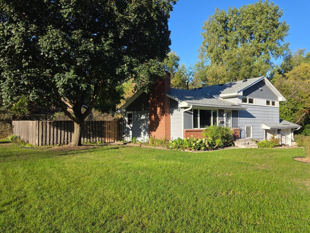 5033 Overlook Drive, Bloomington, MN 55437 — exterior