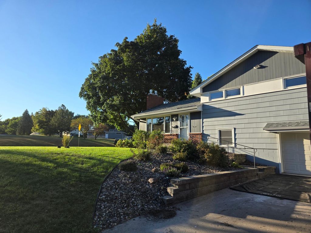 5033 Overlook Drive, Bloomington, MN 55437 — photo 3
