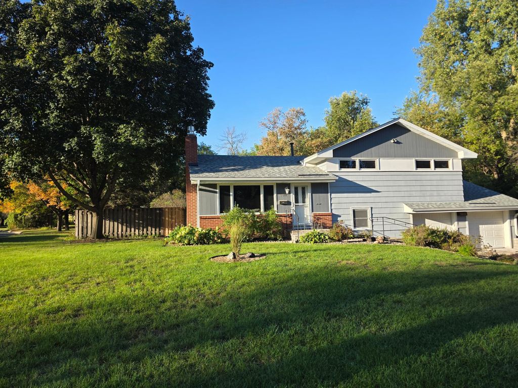 5033 Overlook Drive, Bloomington, MN 55437 — photo 4