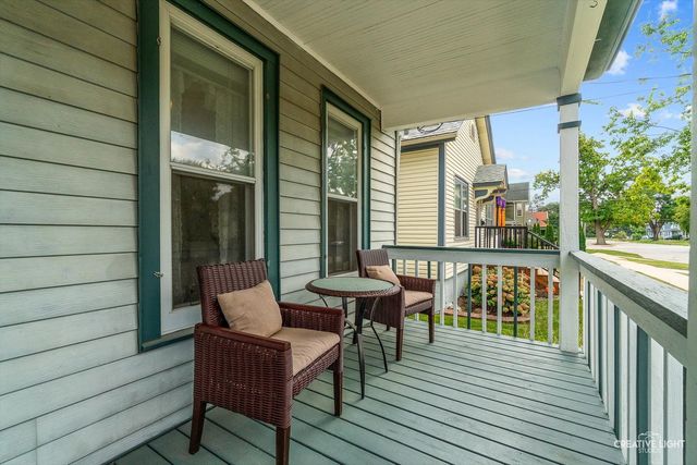 261 Perry Street, Elgin, IL 60123