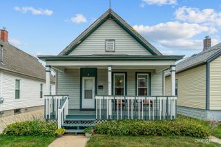 261 Perry Street, Elgin, IL 60123