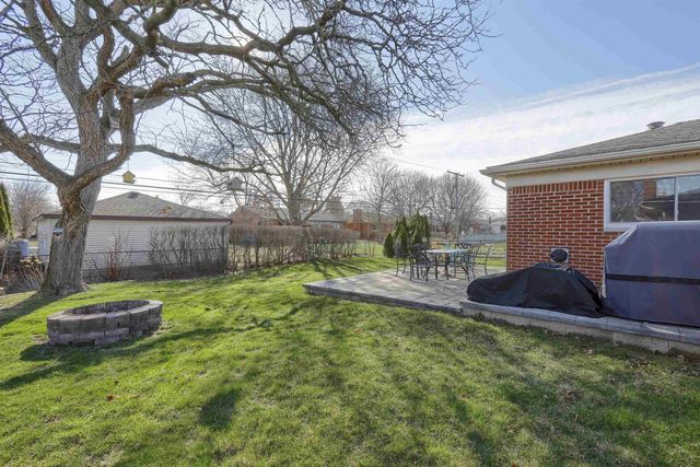 29642 Pinto Drive, Warren, MI 48093