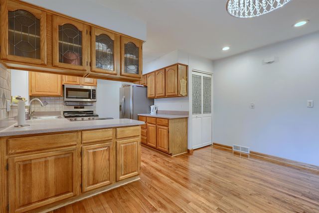 29642 Pinto Drive, Warren, MI 48093