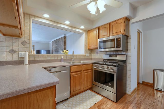 29642 Pinto Drive, Warren, MI 48093