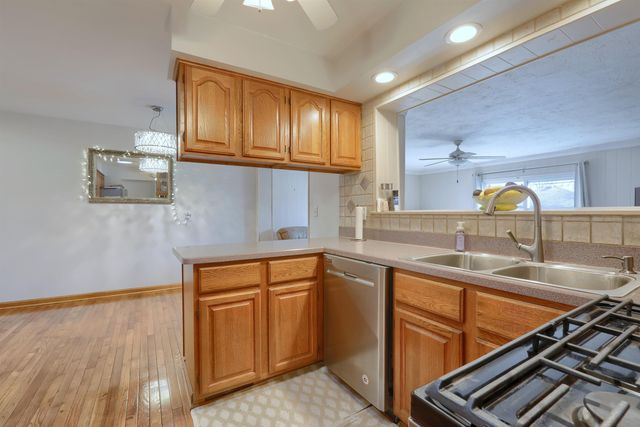 29642 Pinto Drive, Warren, MI 48093