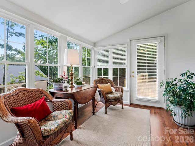 302 Shadecrest Lane, Mills River, NC 28759