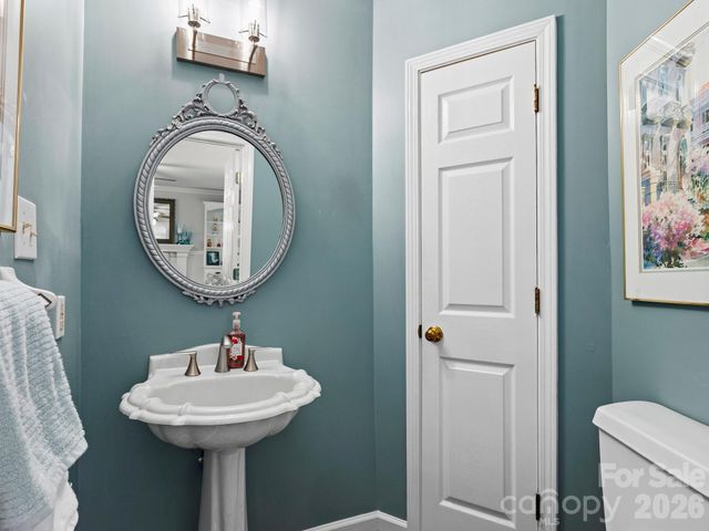 302 Shadecrest Lane, Mills River, NC 28759
