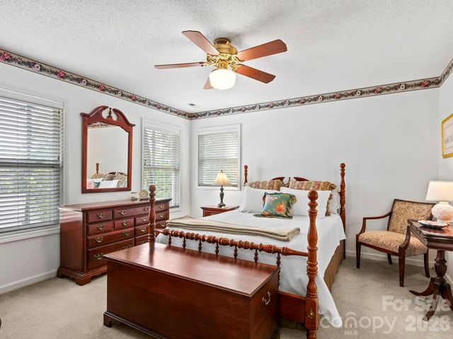 302 Shadecrest Lane, Mills River, NC 28759