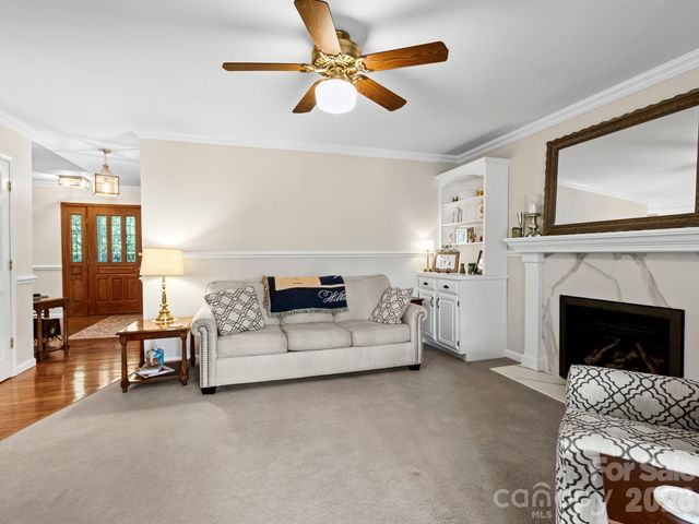 302 Shadecrest Lane, Mills River, NC 28759