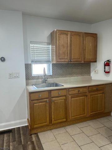 119 Columbus Pl 2, Roselle Park Boro, NJ 07204