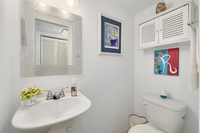 1001 77TH AVENUE N 112, St Petersburg, FL 33702