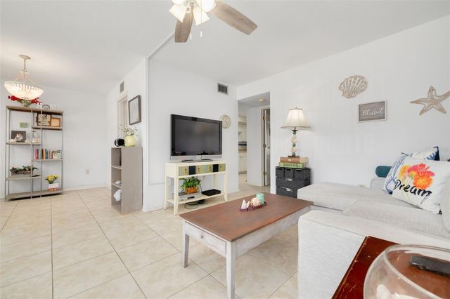 1001 77TH AVENUE N 112, St Petersburg, FL 33702