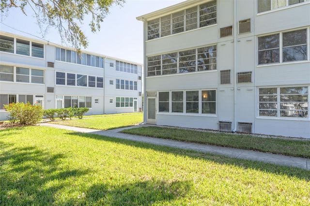 1001 77TH AVENUE N 112, St Petersburg, FL 33702