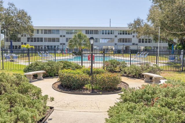 1001 77TH AVENUE N 112, St Petersburg, FL 33702