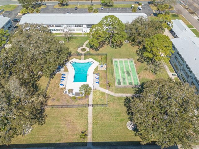 1001 77TH AVENUE N 112, St Petersburg, FL 33702