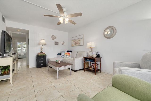 1001 77TH AVENUE N 112, St Petersburg, FL 33702