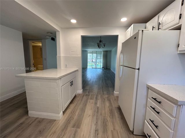 8962 S Hollybrook Blvd 202, Pembroke Pines, FL 33025