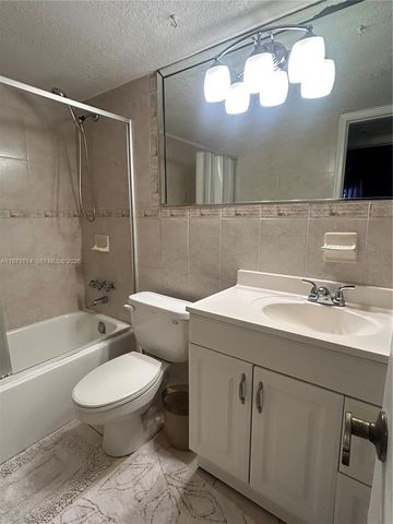 8962 S Hollybrook Blvd 202, Pembroke Pines, FL 33025