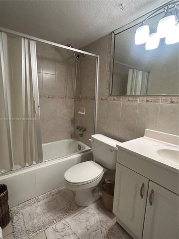 8962 S Hollybrook Blvd 202, Pembroke Pines, FL 33025