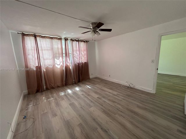 8962 S Hollybrook Blvd 202, Pembroke Pines, FL 33025