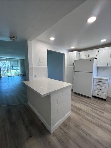 8962 S Hollybrook Blvd 202, Pembroke Pines, FL 33025