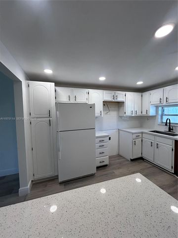 8962 S Hollybrook Blvd 202, Pembroke Pines, FL 33025