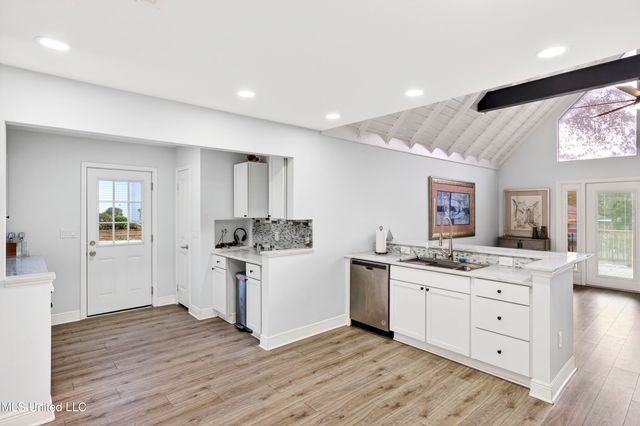 6670 Ahekolo Circle, Diamondhead, MS 39525