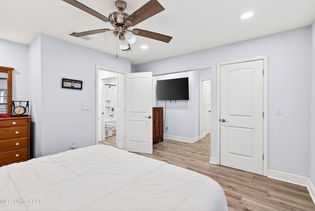 6670 Ahekolo Circle, Diamondhead, MS 39525