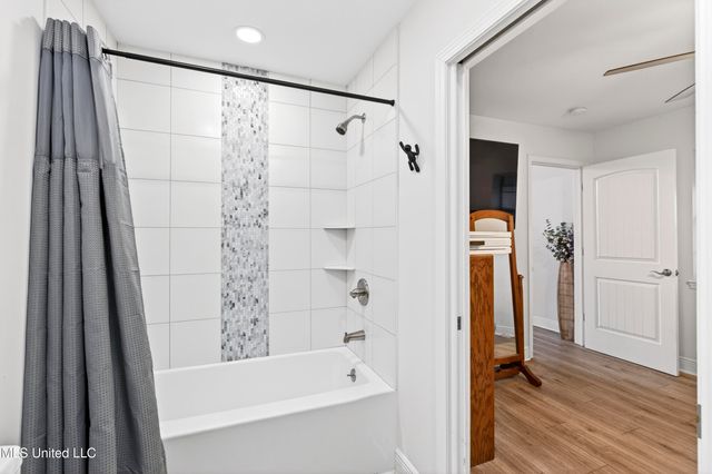 6670 Ahekolo Circle, Diamondhead, MS 39525