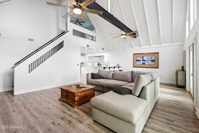 6670 Ahekolo Circle, Diamondhead, MS 39525