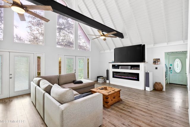 6670 Ahekolo Circle, Diamondhead, MS 39525