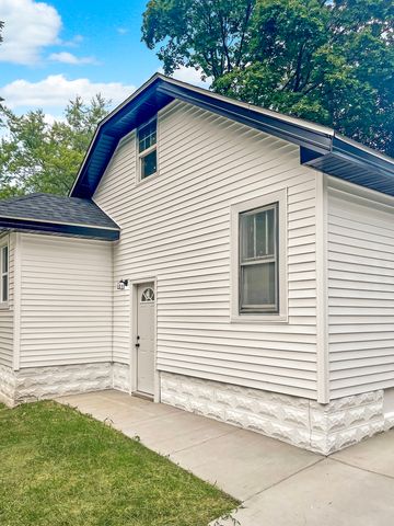 303 S Pierpont Avenue, Rockford, IL 61102