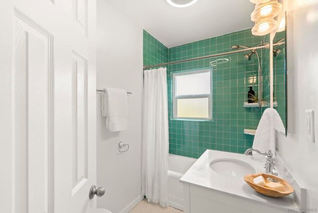 5527 Encina Dr, San Diego, CA 92114